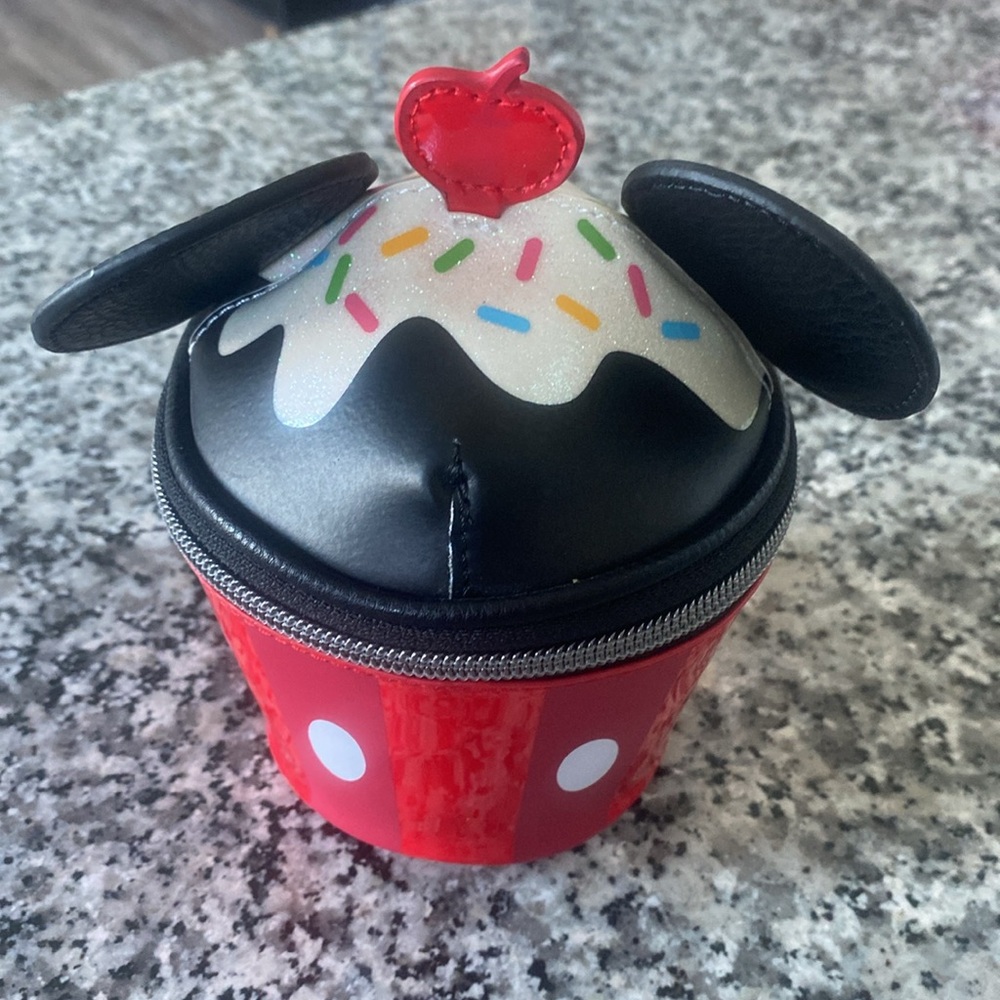 Mickey Mouse cupcake mini purse